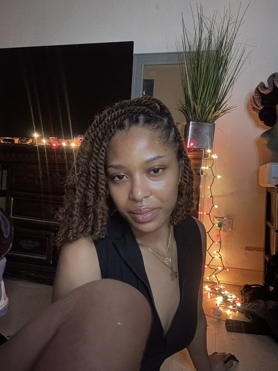 baeebre's tweet photo. Updating my “this her” picture https://t.co/nYxbngxRhz