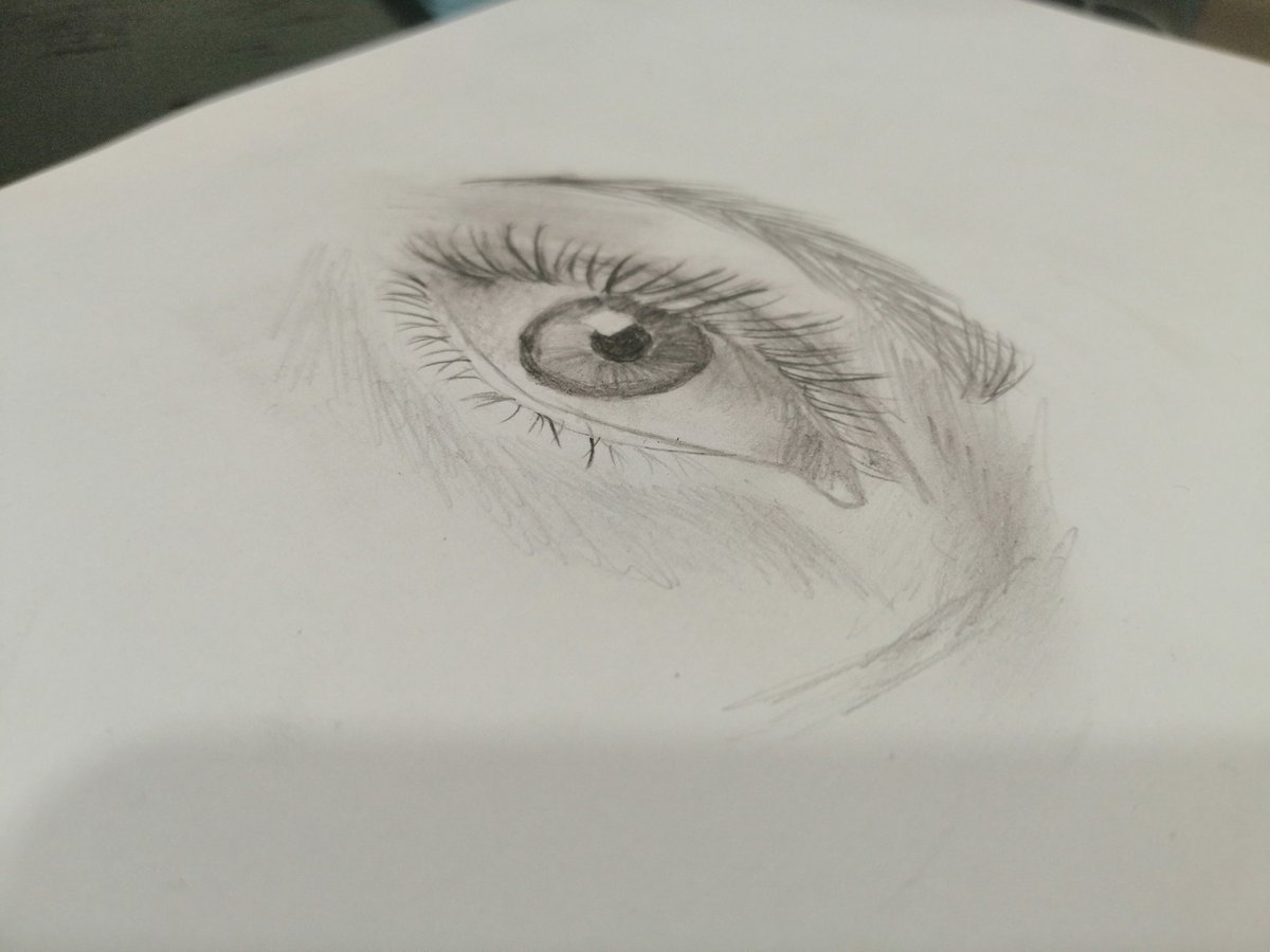 PchilluNft's tweet photo. Hello everybody 😊! This weekend I drew a lot ☺️! For now I can only share a drawing experience with a graphite pencil tutorial 👁️! Soon I hope to share what I've been doing 😍🌸! #NFTCommunity #nftart #flowerkids #nftkids #nftkidsportugal 🇵🇹 #PTNFTS https://t.co/dPQOlMsuF5
