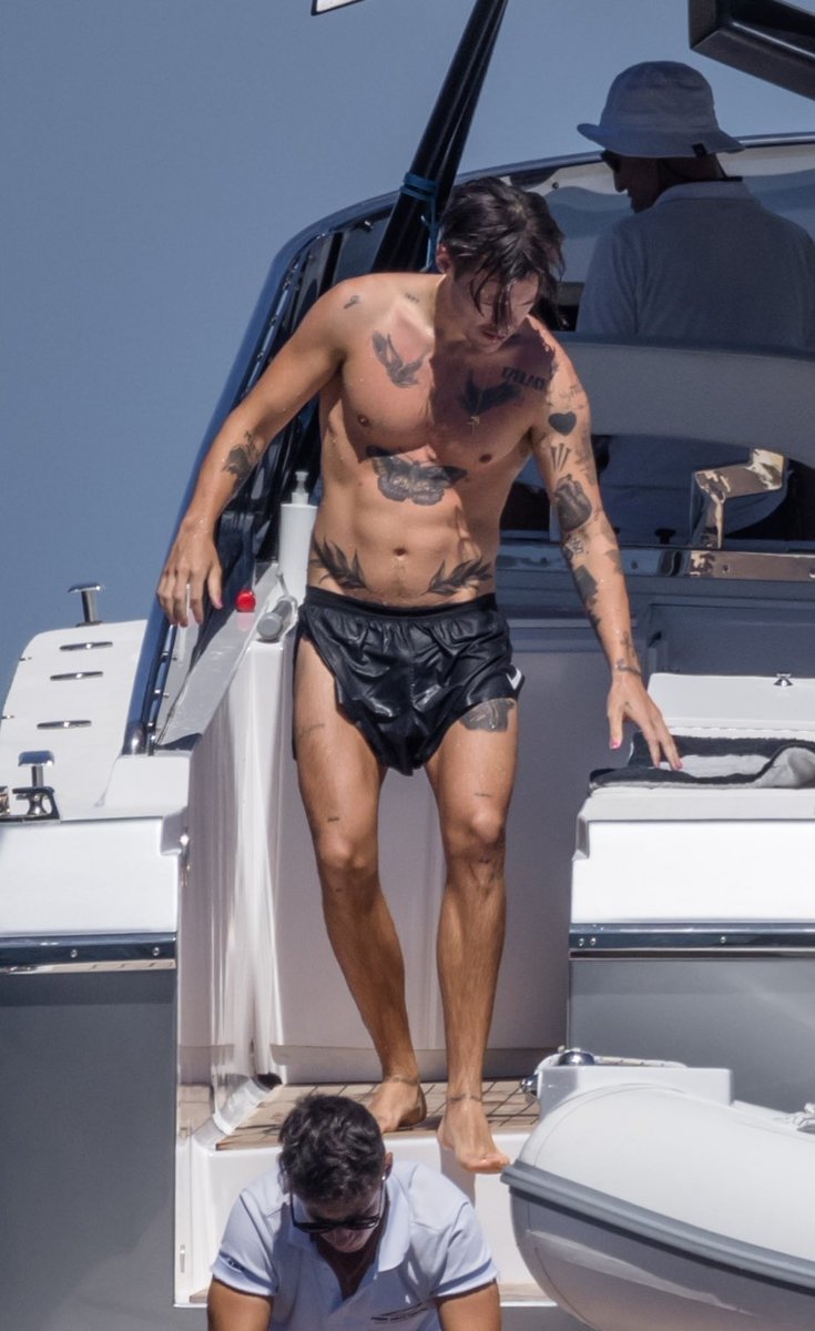 _dreamrry's tweet photo. @HKHstyles The chaos this picture caused ❤️
I vote for #HarryStyles for #FaveResidency at the #iHeartAwards https://t.co/44q0zpuPWn