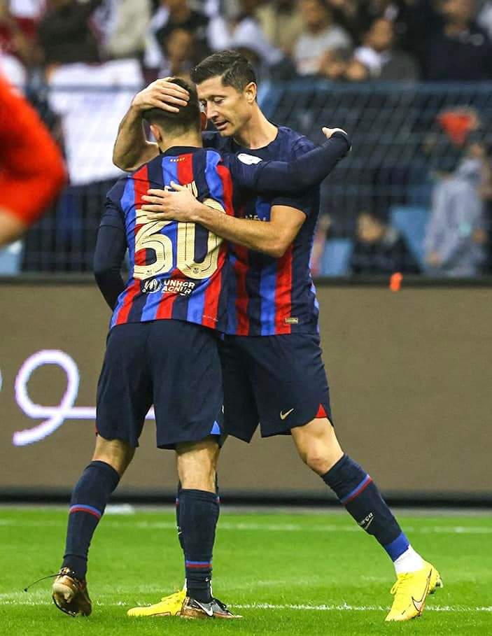 برشلونة يتوج بلقب كأس السوبر الإسباني،

بعد فوزه على غريمه ريال مدريد (3-1)…