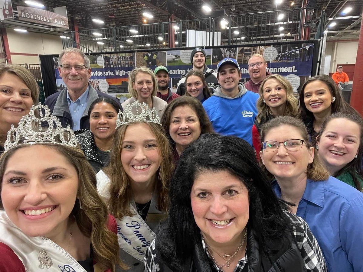 JuliaBreneman18's tweet photo. Wrapping up winter break with some #PAFarmShow internship fun. Thanks for the opportunity and dairy-delicious memories @GnazzoPromotion &amp; @padairymens! 🤗🐮 #milkshakesmiles70 #choosepadairy #pafs2023 https://t.co/NHOdCvByIS