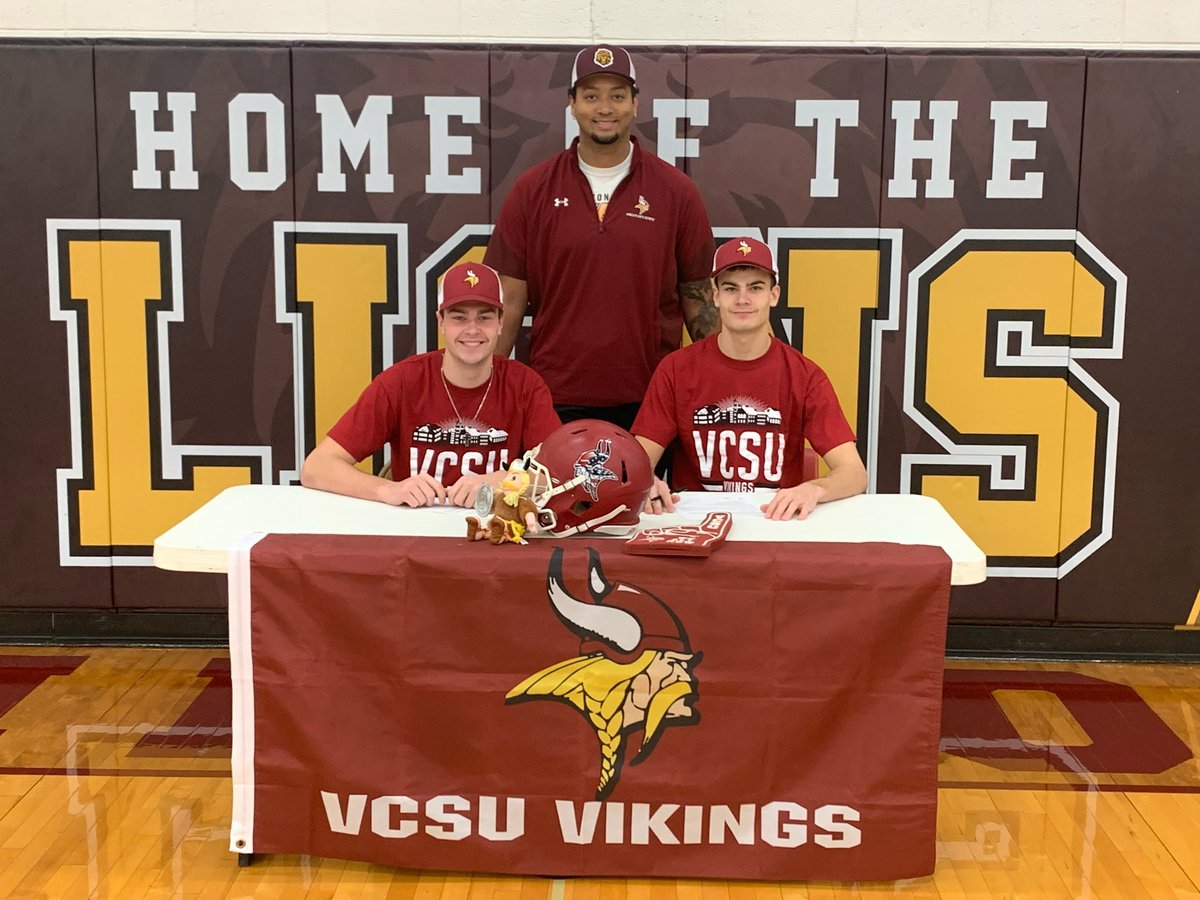 LHMB_Football's tweet photo. Congratulations to Grant and Landon Bosch. Signed their LOI to continue their education and football playing career at VCSU. Thankful for all that you brought to Linton football. Can’t wait to watch you both in the future. https://t.co/PKj6dpSpUK