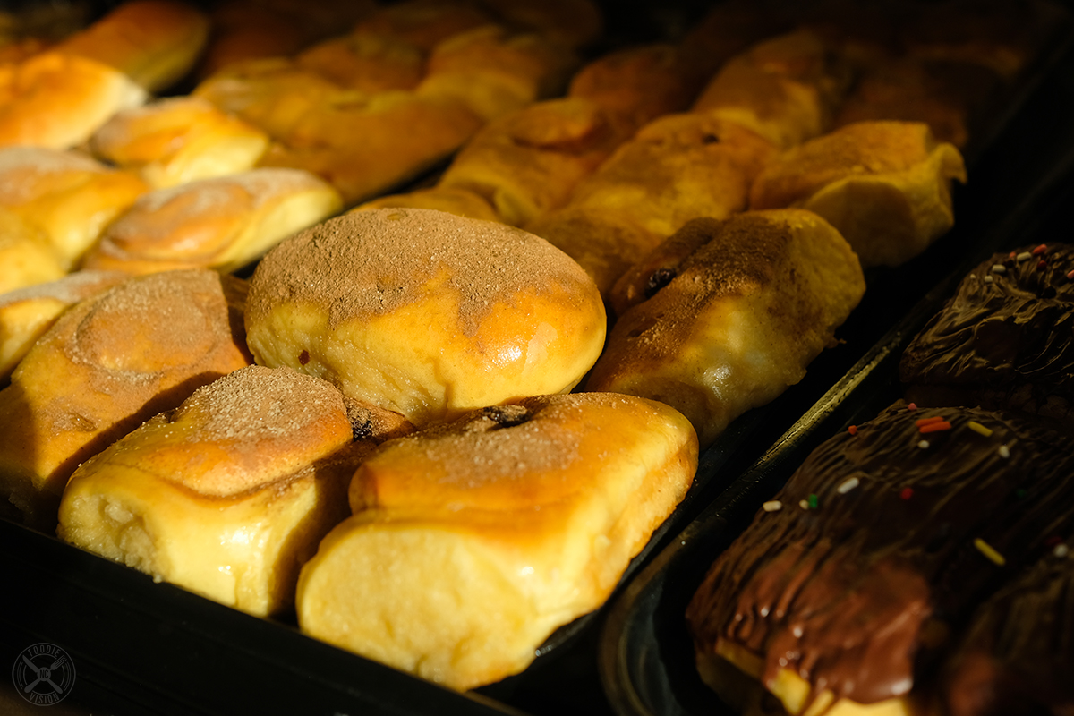 cuban_sweets's tweet photo. Muffins, Cinnamon rolls, bread pudding, and guava pastries...only @Cubansweetsbakery
Photo credits to @foodie_vision https://t.co/fmCdatf1bB