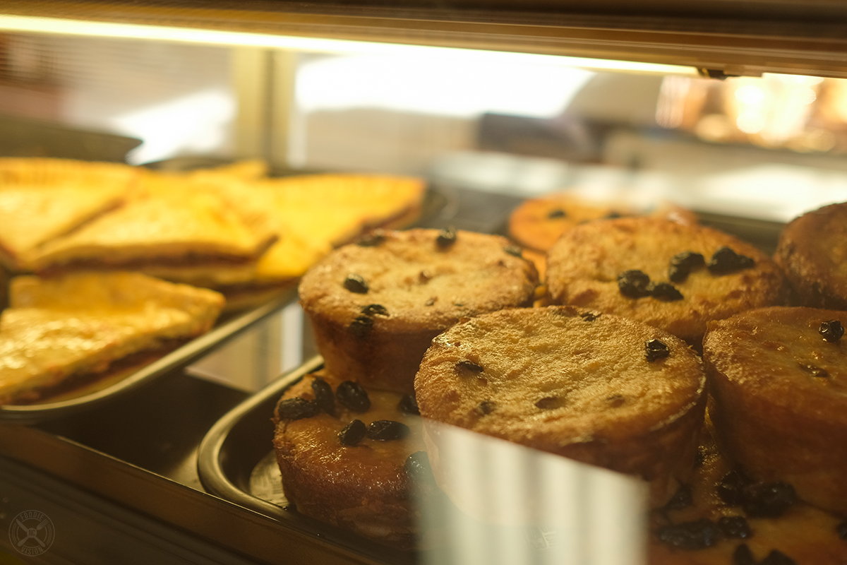 cuban_sweets's tweet photo. Muffins, Cinnamon rolls, bread pudding, and guava pastries...only @Cubansweetsbakery
Photo credits to @foodie_vision https://t.co/fmCdatf1bB