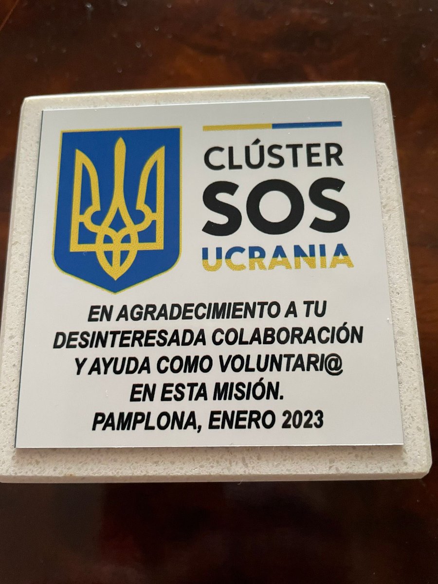 FarmaSinFronter's tweet photo. Enhorabuena a nuestra vicepresidenta @anamariaaliaga por el reconocimiento recibido del proyecto @SosClusterUcr en agradecimiento al trabajo que desde Pamplona ha realizado en el proyecto. https://t.co/aeGeNYo0O6