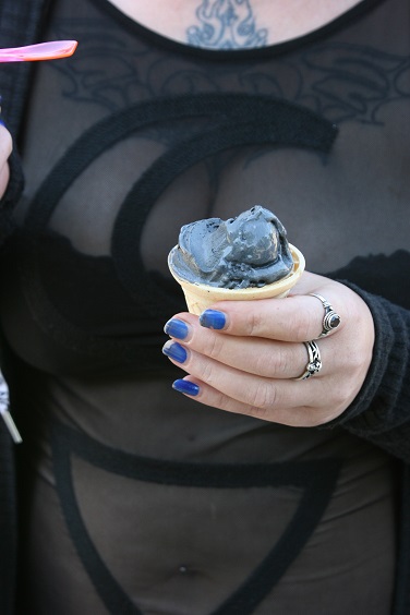 HornyUniConnect's tweet photo. Like ice in the sunshine #WGT #naughty #notnaked #summerfeeling https://t.co/veo21uud4X