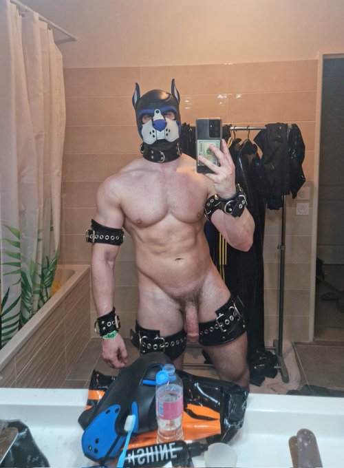 Should i wear this outfit at #darklands2023? 😈 https://t.co/cAW4eQnAQW<a href="/tag/darklands2023"class="tags">#darklands2023</a>