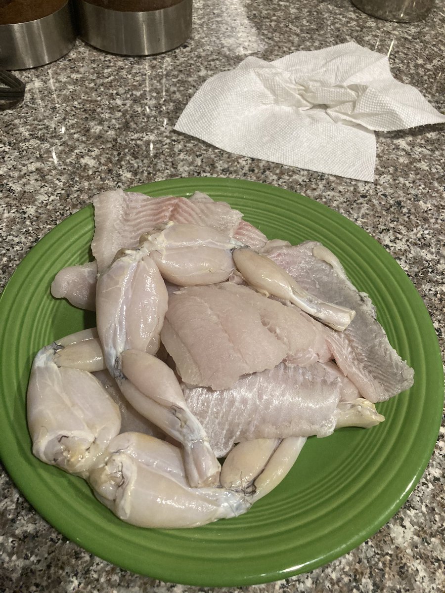 clemweld's tweet photo. We’ll eat well tonight! (Thinking of you, @ilporticolondon as we make dinner) #itsasouthernthing https://t.co/z75IZKwRjB
