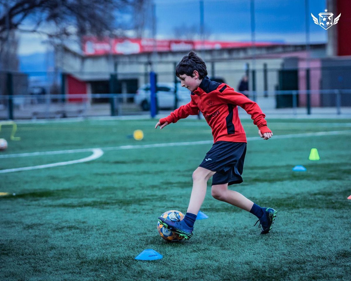 AcademyTF_'s tweet photo. 🔛 Seguim amb els 𝗘𝗡𝗧𝗥𝗘𝗡𝗔𝗠𝗘𝗡𝗧𝗦 𝗜𝗡𝗗𝗜𝗩𝗜𝗗𝗨𝗔𝗟𝗦 al #AcademyTotalFootball‼️

ℹ️💻 Més informació a https://t.co/T7u6JQFz0Y i al WhatsApp (681 177 077)
—
📸: @enricserraphoto https://t.co/1ZvnDwV515