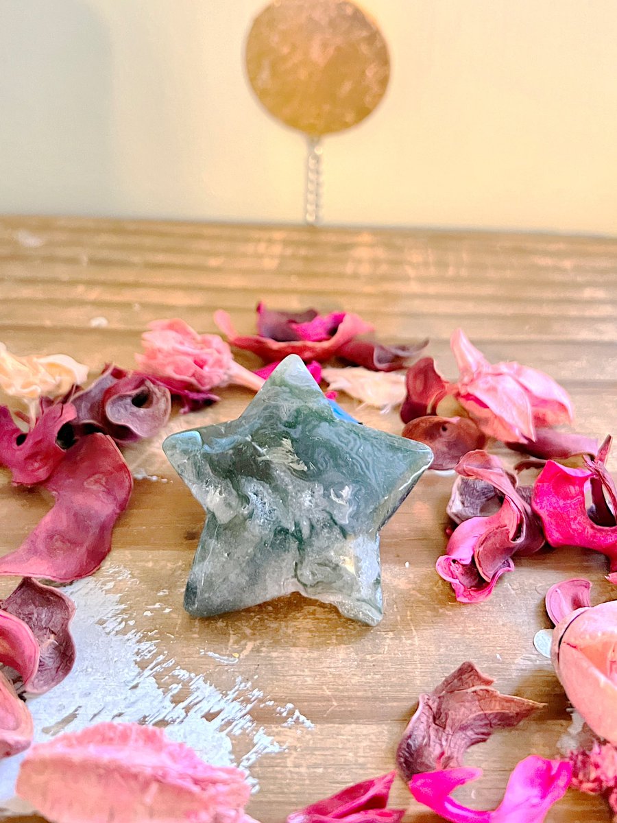 Annabtlouise's tweet photo. ☁️ SKY CRYSTALS 🌙 ⭐️  clouds, stars, moons, and spheres that look like planets (Moonstone x Sunstone)

If you’re a sky lover, then Rose and Quartz has you covered! I have these and many more available! VIDEOS BELOW!����

https://t.co/YKjo4TVmPN comes with a gift!🤍✨ https://t.co/EOjvYbQssl