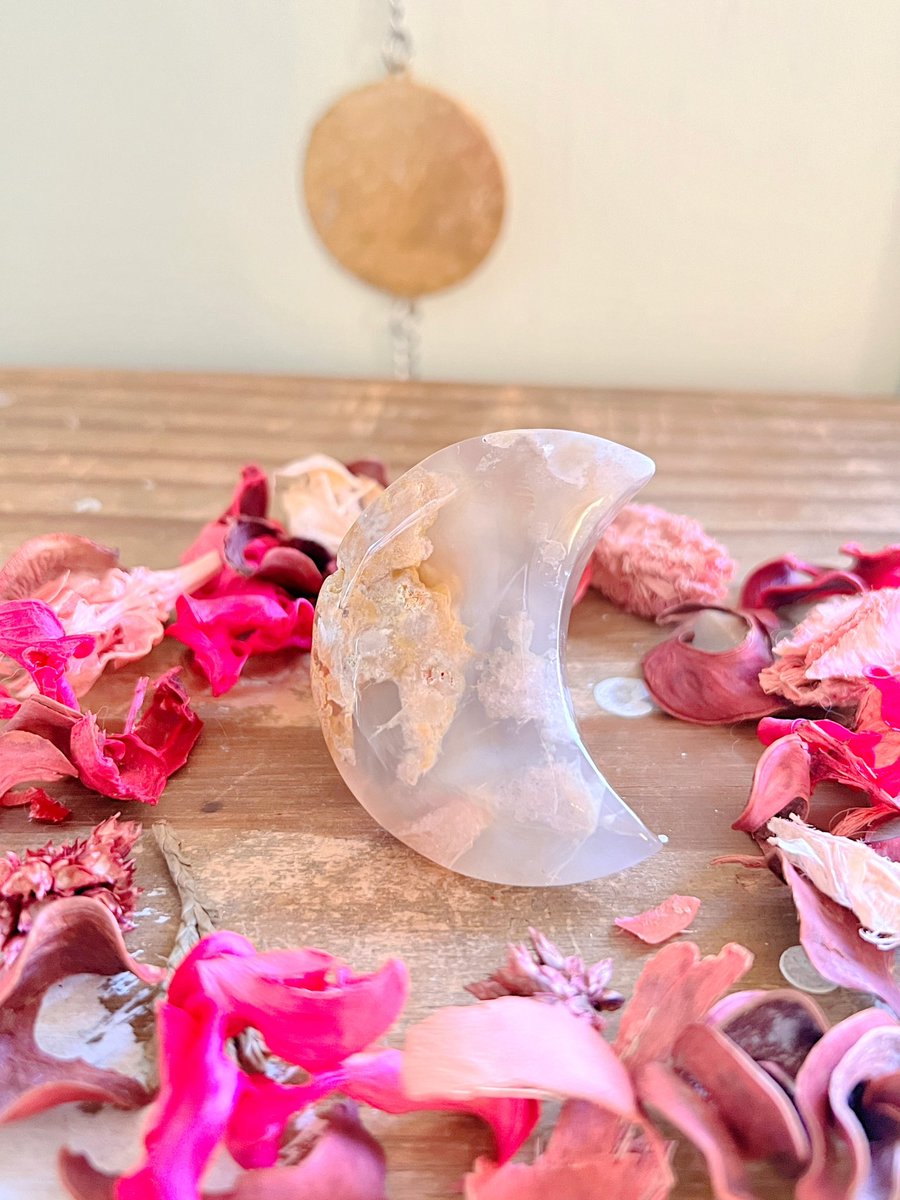 Annabtlouise's tweet photo. ☁️ SKY CRYSTALS 🌙 ⭐️  clouds, stars, moons, and spheres that look like planets (Moonstone x Sunstone)

If you’re a sky lover, then Rose and Quartz has you covered! I have these and many more available! VIDEOS BELOW!����

https://t.co/YKjo4TVmPN comes with a gift!🤍✨ https://t.co/EOjvYbQssl