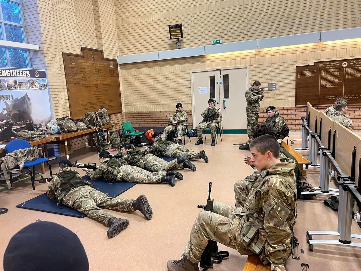 Well done to the 60+ cadets that attended the Skill at Arms day. Thank you to the CFAVs that gave up their time to plan and run the day. Safety is our number 1 priority and these cadets are fully up to date on their training. #GoingFurther @HantsIOWACF