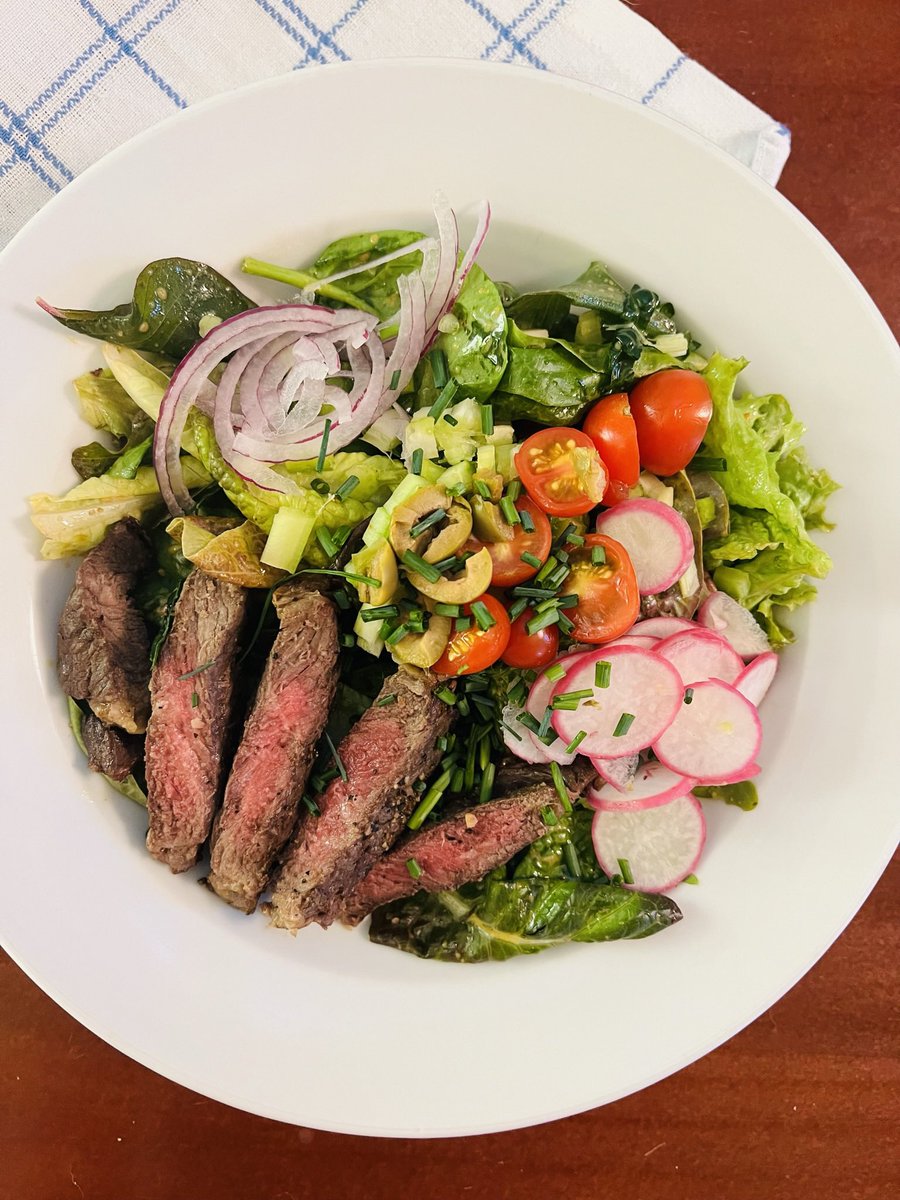 sundaymealprep1's tweet image. Get your protein on with the NYE Bundle: New customers get a 14oz Pork tenderloin, 4 Top Sirloin Steaks, and 2lbs Ground Turkey FREE in their first box.  🧑‍🍳 
➡️ butcherbox.pxf.io/c/3019404/1467…

#butcherboxpartner