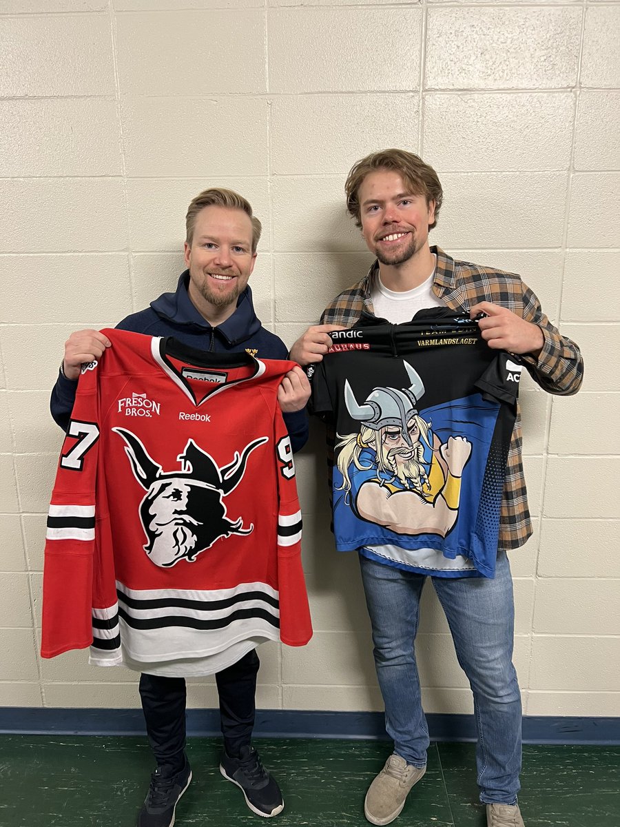 After a great week of curling <a href="/TeamNiklasEdin/">Team Niklas Edin</a> graciously did a Viking Jersey swap with our captain Owen Lamb! Goodluck with the rest of your season! <a href="/grandslamcurl/">Grand Slam of Curling</a>