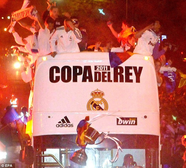 The same team that made an entire parade for winning a Copa del Rey will now tell you this trophy is meaningless 😂

I love this game 🤣