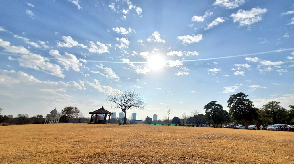 IGRunning's tweet photo. 12th Jan, #Tuesday 1st #10KM of 2023 on a bright & sunny day with clear skies after rain.
Also was able to do the morning run as daughter's school has started so right after dropping her, I went to F9 park.
Beautiful Sky!
#Running | #RunnersofTwitter | #RunningLog | #IGRunning https://t.co/hF4eiS11d0