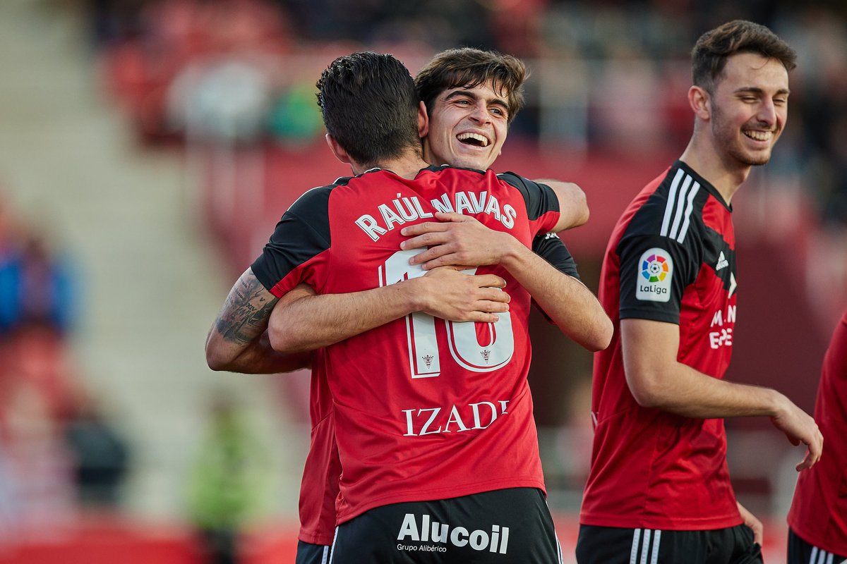 Victoria importantísima con nuestra gente, este es el camino!!!💪🏼🔴⚫
#vamosmirandes <a href="/CDMirandes/">Club Deportivo Mirandés</a>