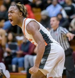 P_Burse6's tweet photo. @GerronTrapps for @PeoriaManual  had 35pts 8reb 7ast and 4stls yesterday in a win over Pekin in the Morton tournament yesterday. The kid can play https://t.co/C1JCpE6wXk