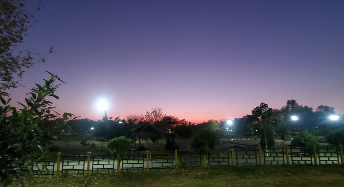IGRunning's tweet photo. 13th Jan | #Friday
Good evening run with a beautiful sunset.
#Running | #RunnersofTwitter | #RunningLog | #IGRunning https://t.co/6EuACQWc4O