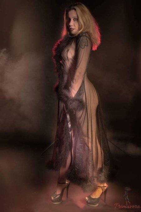 Me CERCA 2016.  No reason https://t.co/Vov5Ib4Viw<a href="/tag/mvsales"class="tags"><span>#mvsales</span></a>