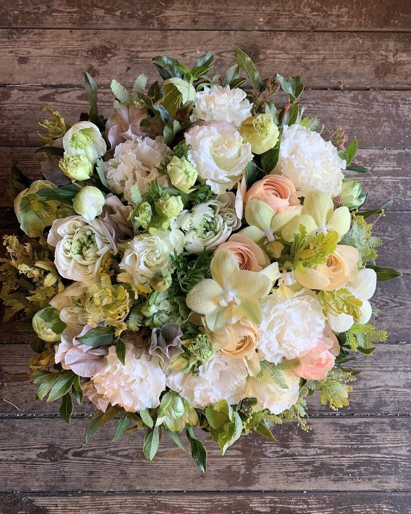inotti87's tweet photo. 昨日久しぶりに寝転んでこねる、良い駄々を見かけました。

#flower #flowers #dryflower #flowerstagram #flowerarrangement #flowershop #花屋 #花 #花のある暮らし #ドライフラワーのある暮らし #ドライフラワー #blue_water_flowers #西荻窪 #日常 https://t.co/QhqbO5F7KT https://t.co/ldqSXalKet