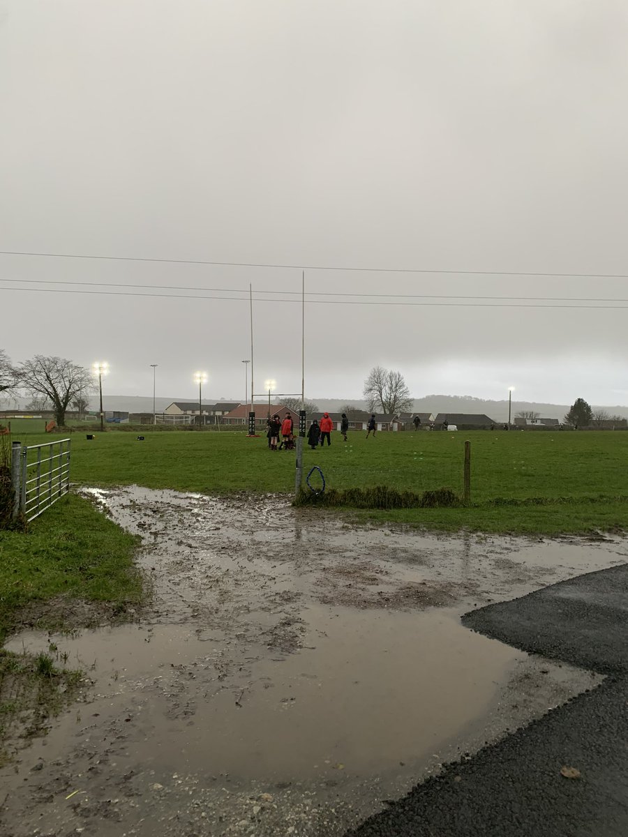 Floodlights on a Sunday morning at 10.30!😳🥶