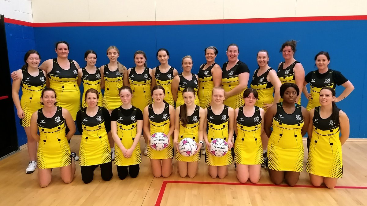BoyneNetball's tweet photo. New Year, New Kit!
Thrilled to show off our brand new @FlyhawkNetball dresses this weekend! Delighted to partner with a female founded sportswear + equipment brand - Steph has been a pleasure to deal with.
Don't our squads look fantastic!! 
#BoyneBees 🐝
#BoyneLightning ⚡
🏐💛🖤 https://t.co/O93dDzSt1r