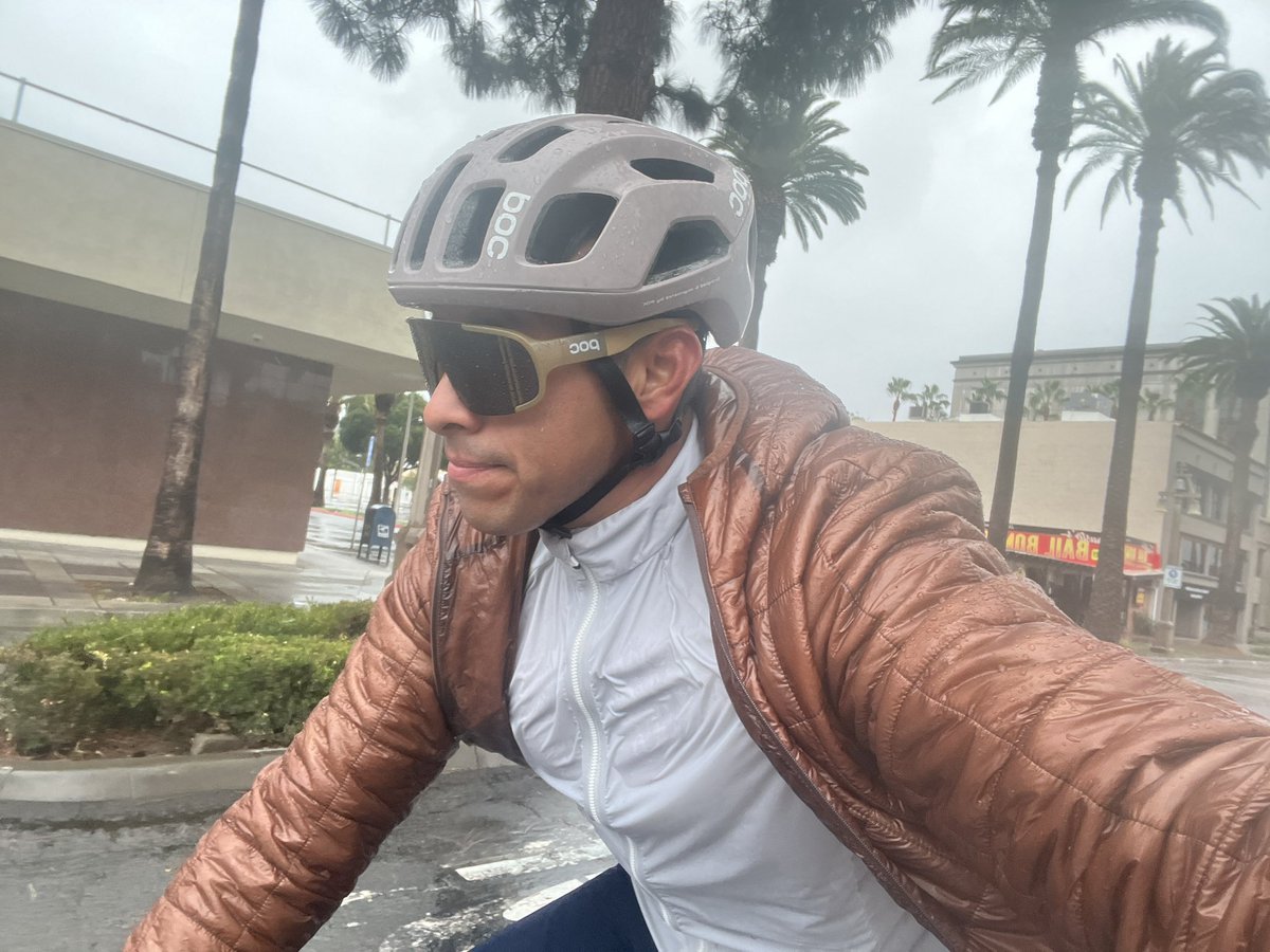 mnahuat909's tweet photo. Wet ride this morning #Cycling #WeArePoc @POCSports @Garmin @GarminCycling @RideCannondale #GarminCycling #UniversalColour https://t.co/5Cf8f6FBEy