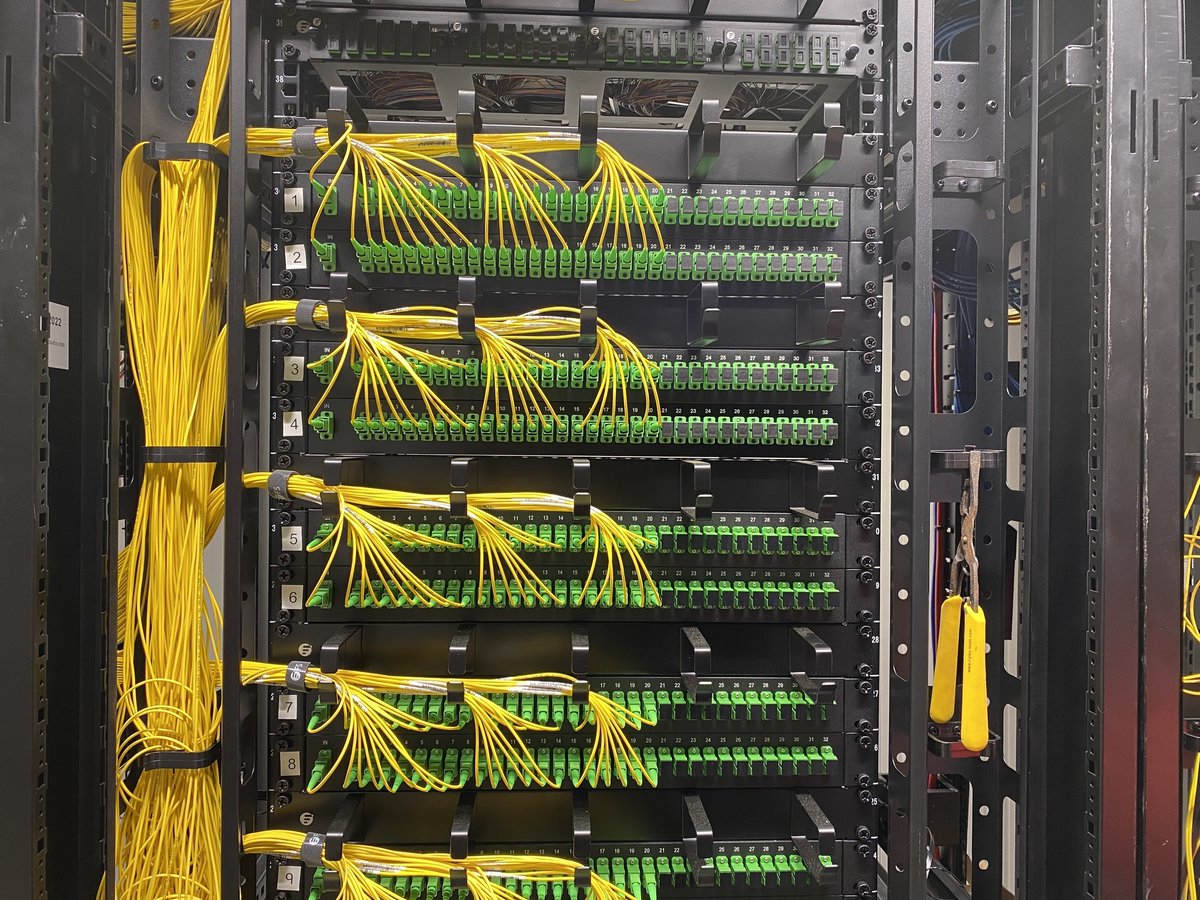 lafibreinfo's tweet photo. C'est quoi ce beau réseau avec de nombreuses fibres optiques?
C'est le futur réseau FttLA de Trieux (54)
Cf le reportage de @cedric_thd: https://t.co/WvQLPZaPOj
Il reste encore 1 opérateur en France qui déploie de la fibre à terminaison coaxiale, ce n'est pas SFR, mais #OrneTHD ! https://t.co/vs3voRdvcR