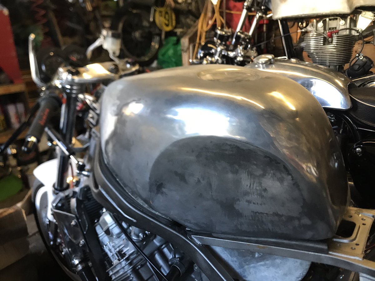 GrahamPicksley's tweet photo. The Motocycle Photography’s FZ750 taking shape for @HefynOwen to race at this years PreTT and @ManxGrandPrix https://t.co/fjS9lzsUxU