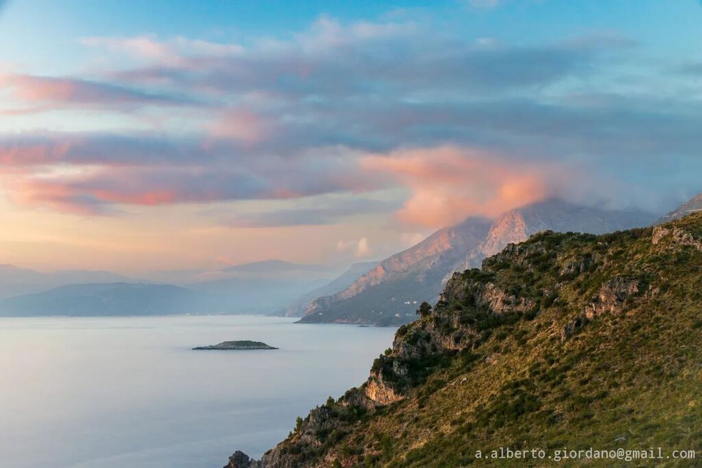 #maratea #basilicata #italy #golfodipolicastro
.
.
.
#sunset #seascape #seacoast #love_basilicata #love_italy #loves_united_basilicata #volgoitalia #volgobasilicata #volgopotenza #lucania_damare #lucaniaterramia #panoramimeridionali #vivobasilicata #ig_basilicata #igersbasilicata