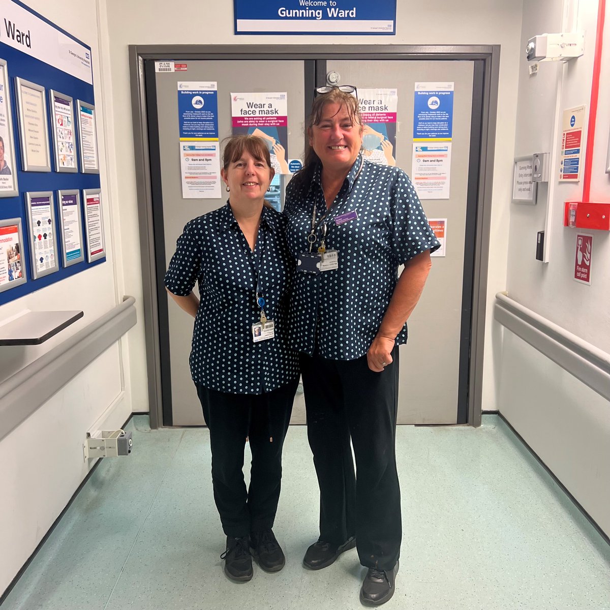 Happy Friday from the ward teams @StGeorgesTrust. Caring for our #traumapatients 24 hours a day, 7 days a week. 👩‍⚕️💊 #OutstandingCareEveryTime #StGeorges #MajorTrauma #LondonTraumaNetwork #NHS