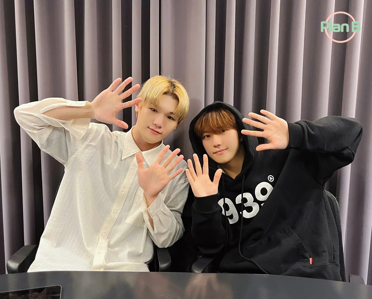 #저스트비 의 #플랜비
[new 에피소드 오픈🌟]

월요병에 지친 여러분들의 피로를 한번에 날려줄 쨈배즈 처방이 도착했습니다💊 배디와 쨈디의 설 명절 TMI와 함께 해요💛 #JUSTB #배인 #JM

➡️ flomuz.io/s/u.AFn