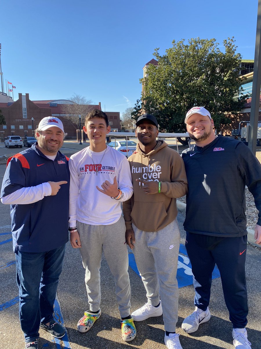 TrentSeaborn's tweet photo. Had a great day touring @OleMissFB , meeting Coach @Lane_Kiffin , legend Monte Kiffin, OC @WeisJr_M , new DC @CoachGolding , coach @NYSEandeasy and 🐶 @JuiceKiffin! #HottyToddy @RebelsFBRec @Rebels247 @OMSpiritOn3 @Collins_OleMiss @AL7AFootball @QBHitList @RecruitWarriors https://t.co/wuBhMOMbud
