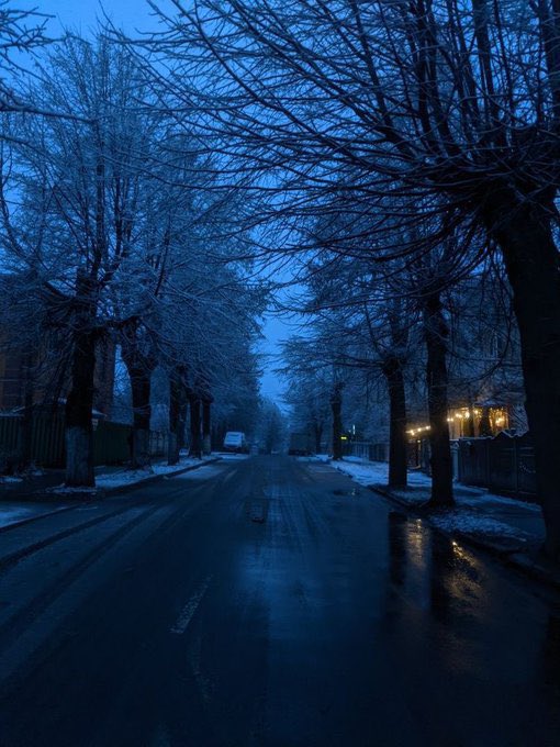 lifePic_'s tweet photo. rainy dawn https://t.co/Bs6FwvBjOG