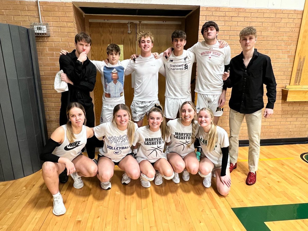 spoofhound_VB's tweet photo. Had a great turnout tonight for our fundraiser tournament!! The Squanchers took the championship title, going undefeated for the evening! Thank you to all teams (2 not pictured), volunteers, and fans who made this such a fun and successful evening of volleyball!! #OneTeam https://t.co/xumzf3Xl96