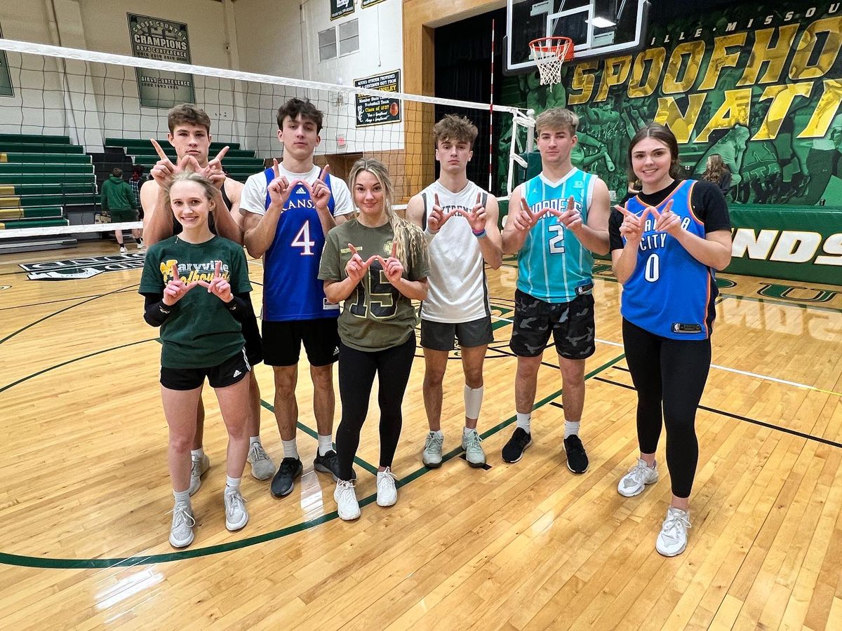 spoofhound_VB's tweet photo. Had a great turnout tonight for our fundraiser tournament!! The Squanchers took the championship title, going undefeated for the evening! Thank you to all teams (2 not pictured), volunteers, and fans who made this such a fun and successful evening of volleyball!! #OneTeam https://t.co/xumzf3Xl96