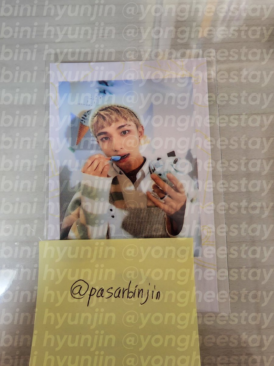 yongheestay's tweet image. #yongheeyangdo (jan 23)

hyunjin sg23 white border pola pob secured✅