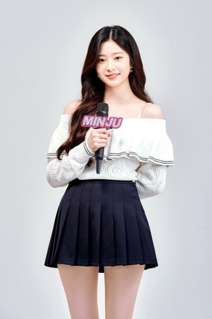 INFO | 230116 Kim Minju to officially step down as the emcee for Show! Music Core after 2 years and 7 months and will focus on her acting activities.

☆ naver.me/5nPpuQee

#김민주 #민주 #ミンジュ #KimMinJu <a href="/minju_official_/">김민주 KIM MIN JU</a>