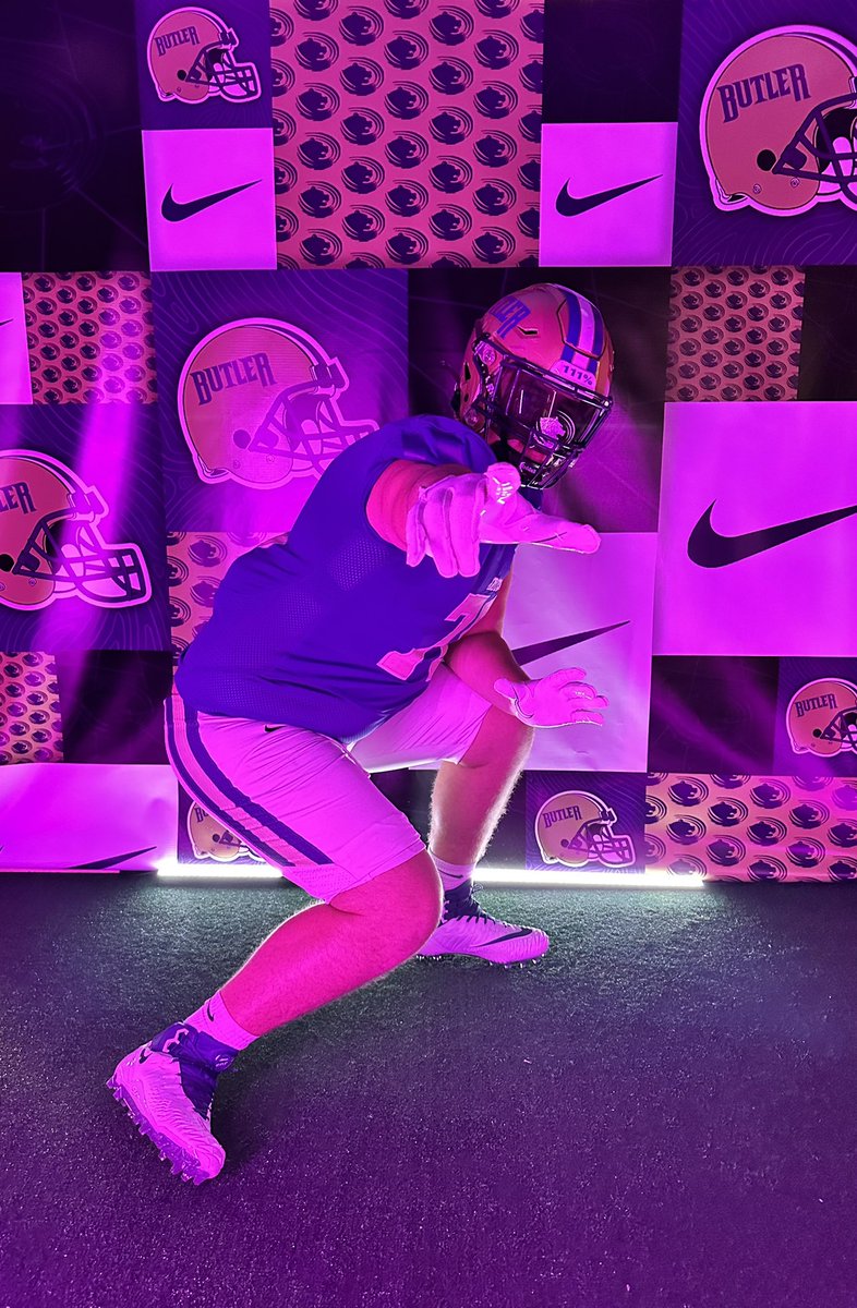 CoachDullardOL's tweet photo. @ButlerGrizzlyFB let’s get to work!! 💜🐻💜 @CoachBVignery @DallyThom23 @CoachH_OL @coach_cox @Coachv755 @FHSCanes https://t.co/QsgaQEjamt