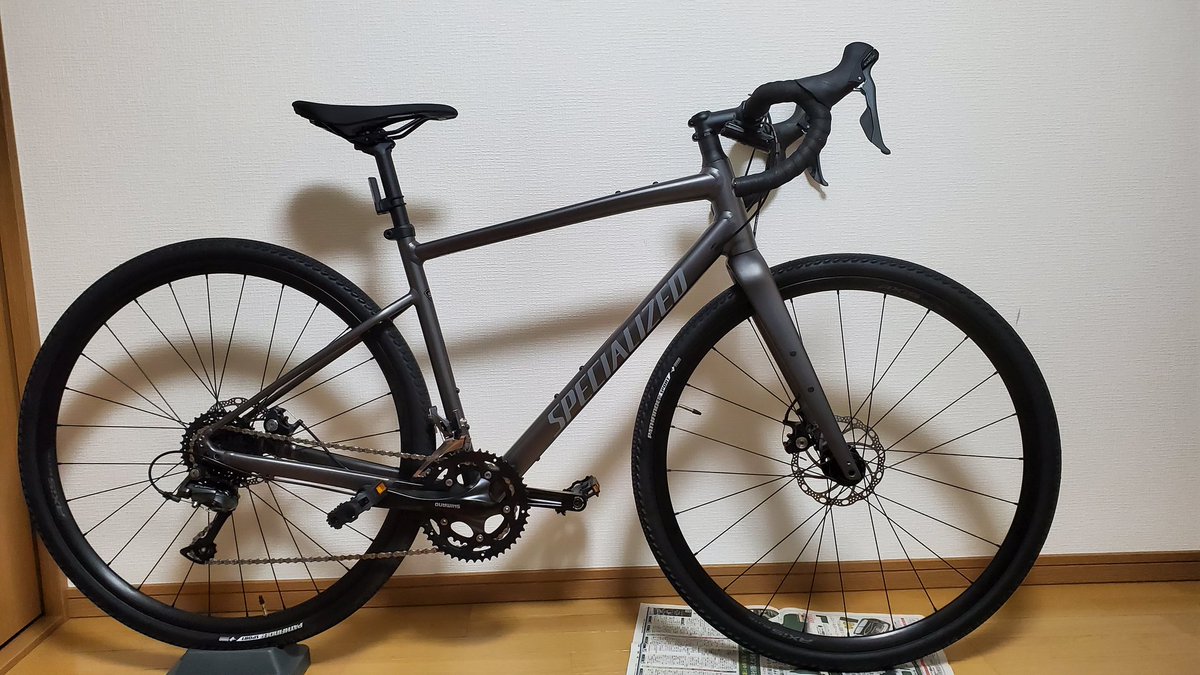 _evrs's tweet image. 神がかったセールのおかげで、ついに念願のロードバイクを手に入れることができました！！！
憧れのスペシャ！(

これからもめっちゃ楽しみだ(っ ॑꒳ ॑c)ﾜｸﾜｸ

今月は卒論時期なので多くは乗れませんが、ツイートはしていくと思うので
引き続きよろしくお願いいたします！！