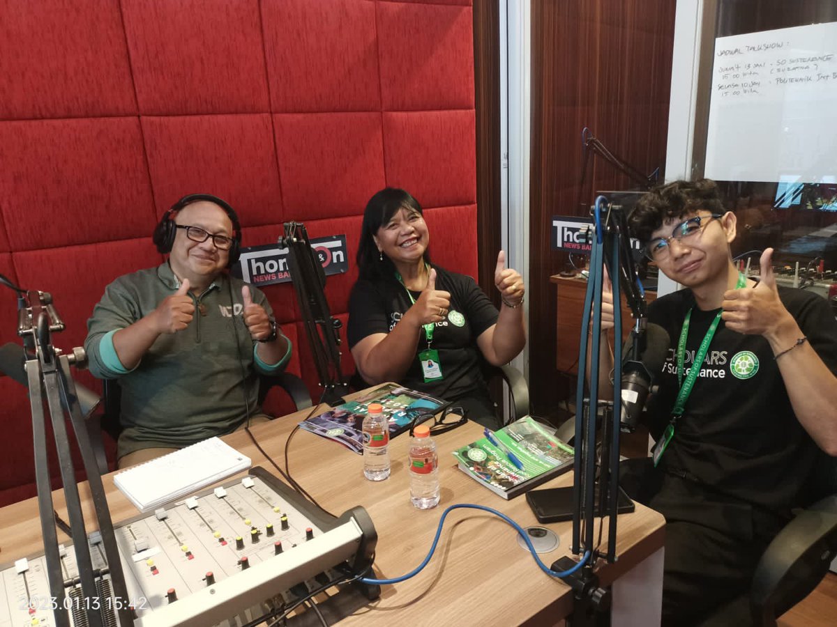 SOS_Bali's tweet photo. Last Friday, Scholars Of Sustenance was invited to do an interview with ThomsOn News Radio ๐๏ธ
We talked about what we do, our goals, vision and mission, and the impact we have made. โบ๏ธ
#radioindonesia #surplusfood #rescuefood #zerowaste #zerofoodloss #bali #indonesia https://t.co/iPvynQwzAs