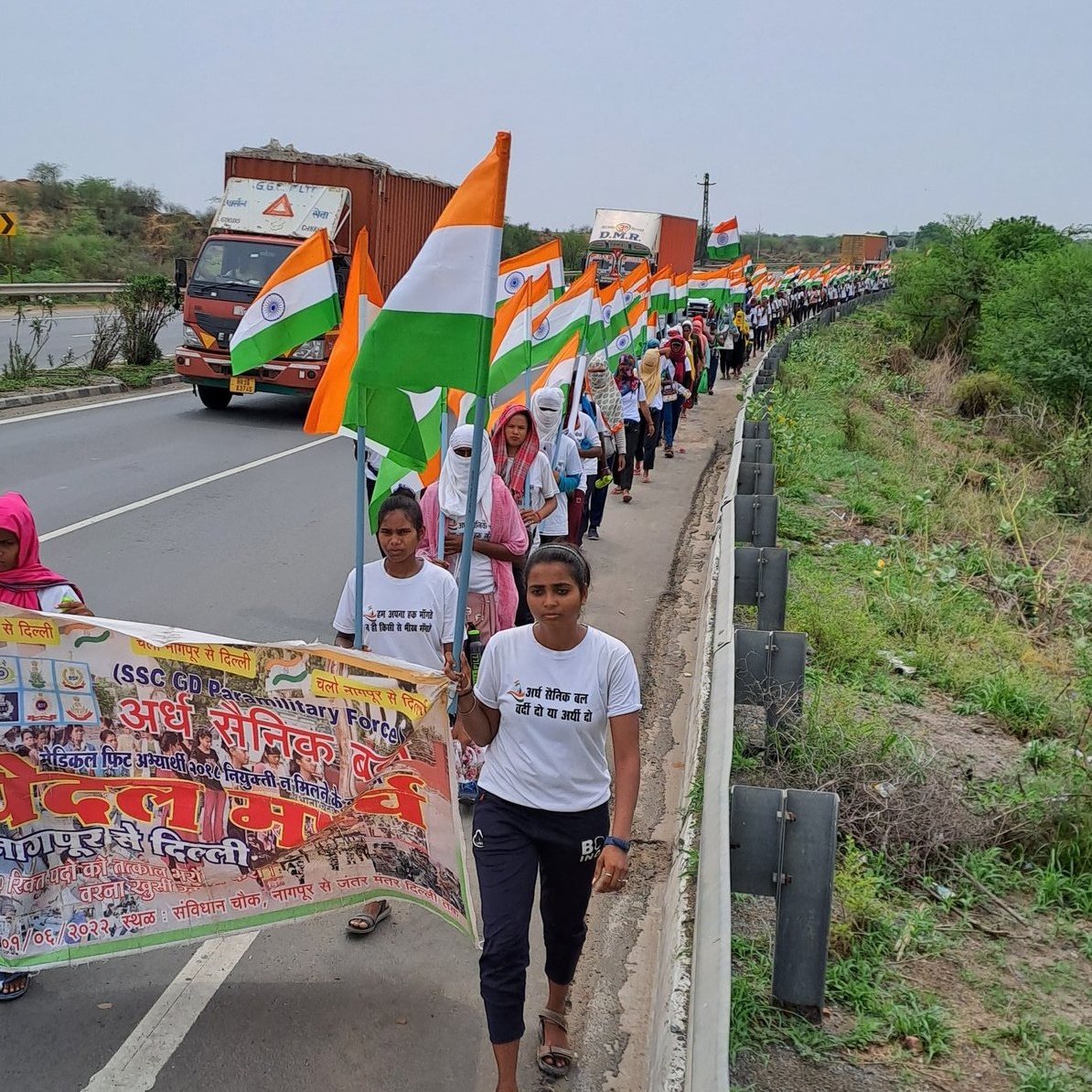अगर 26 जनवरी तक SSC-GD 2018 के युवाओं को नियुक्तियां नहीं बांटी गई तो,
 एक बार फिर से दिल्ली में एसएससी का घेराव किया जाएगा, और जजमेंट की कॉपी सारी मीडिया को बांटी जाएंगी
देश के युवाओं के साथ धोखा देना बंद करे सरकार।
#SSCGD18_HMO_JOINING_DO 
 <a href="/PMOIndia/">PMO India</a> <a href="/HMOIndia/">गृहमंत्री कार्यालय, HMO India</a> <a href="/SSCorg_in/">SSC News</a>
