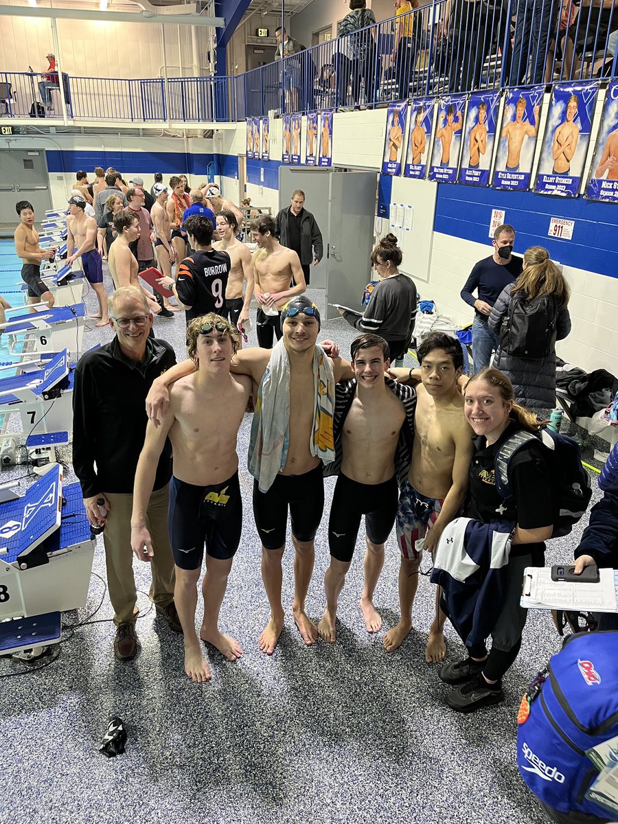 One of the many great moments from the Southwest Classic this weekend! Lots of fun, fast swimming, and new experiences! GO AVES!!!🔥🔥
