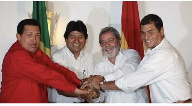 CamachoYane's tweet photo. Ocho manos fueron suficientes para arruinar cuatro países!! https://t.co/vp1lyUGEAJ