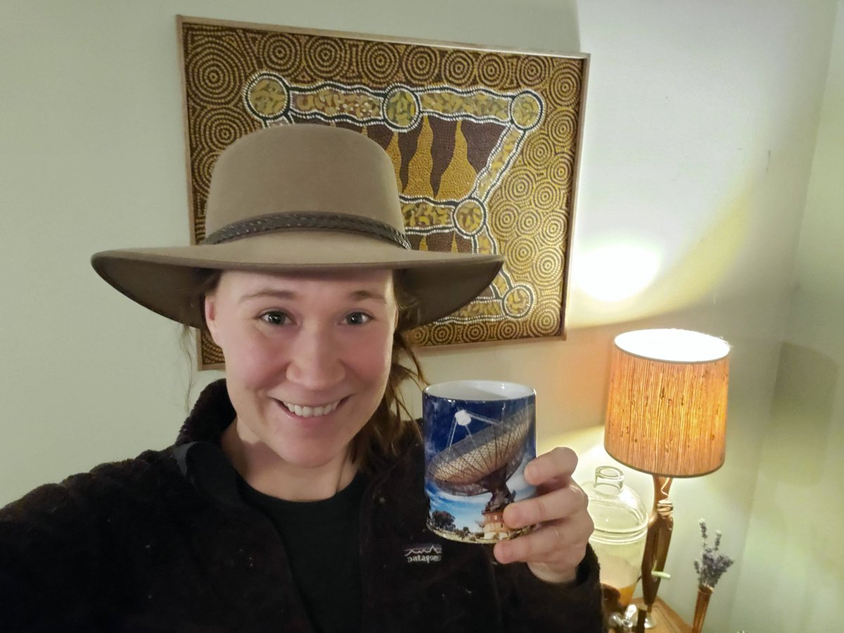 The cat is finally out of the bag 

I'm super excited to share that I've accepted the position of senior system scientist back at #Parkes!!!!!!!! 📡🌌

p.s.the cat is not literally out of the bag. It turns out liked it too much

#thedish #WomenInSTEM <a href="/CSIRO/">CSIRO</a> <a href="/CSIRO_ATNF/">CSIRO_ATNF</a>