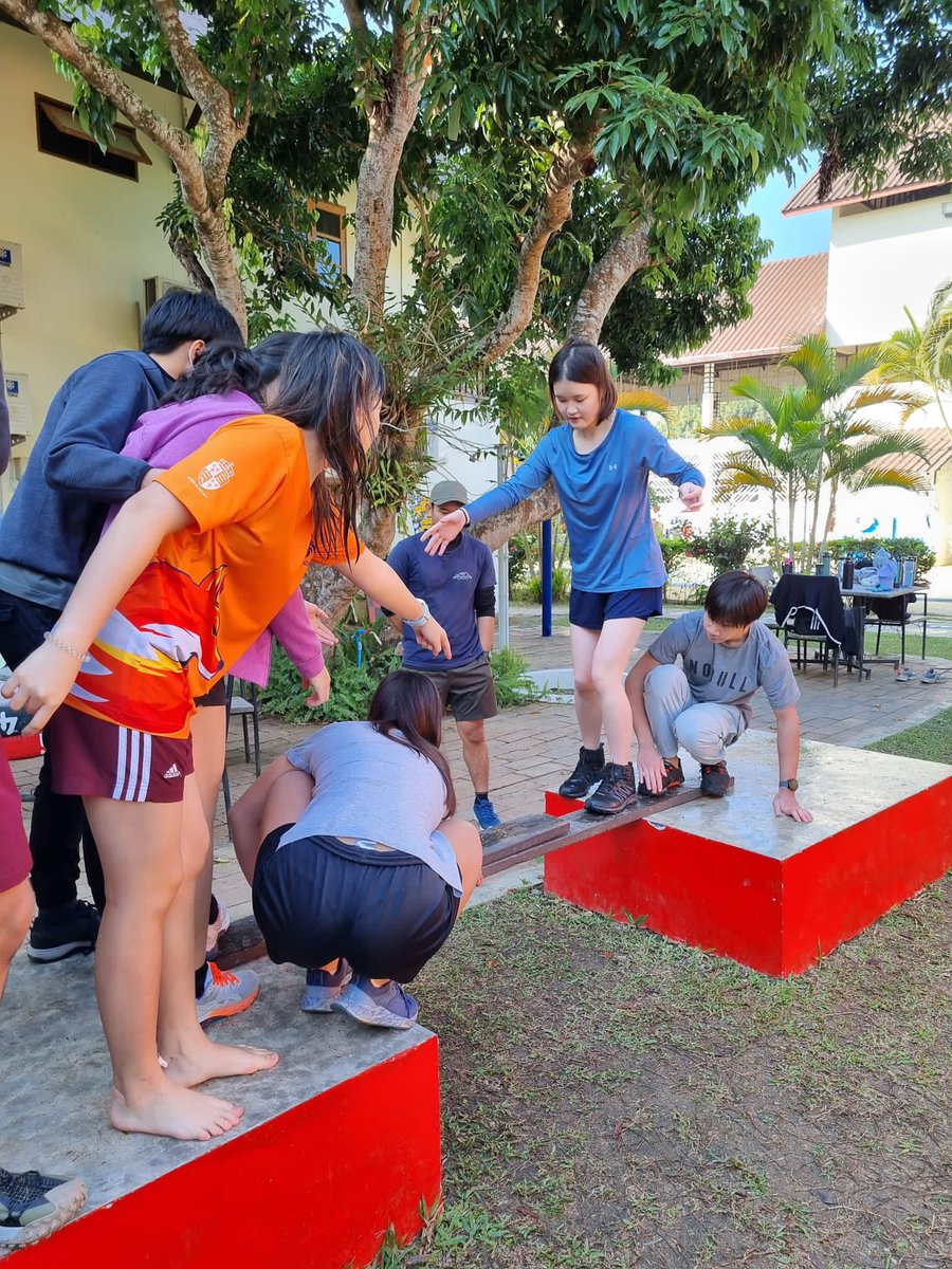 shbseniorschool's tweet photo. Year 10 Residential experience - taking on the challenges with relish !!! #Year10 #WeAreShrewsbury #Outoftheclassroom https://t.co/RvDh2rBScH