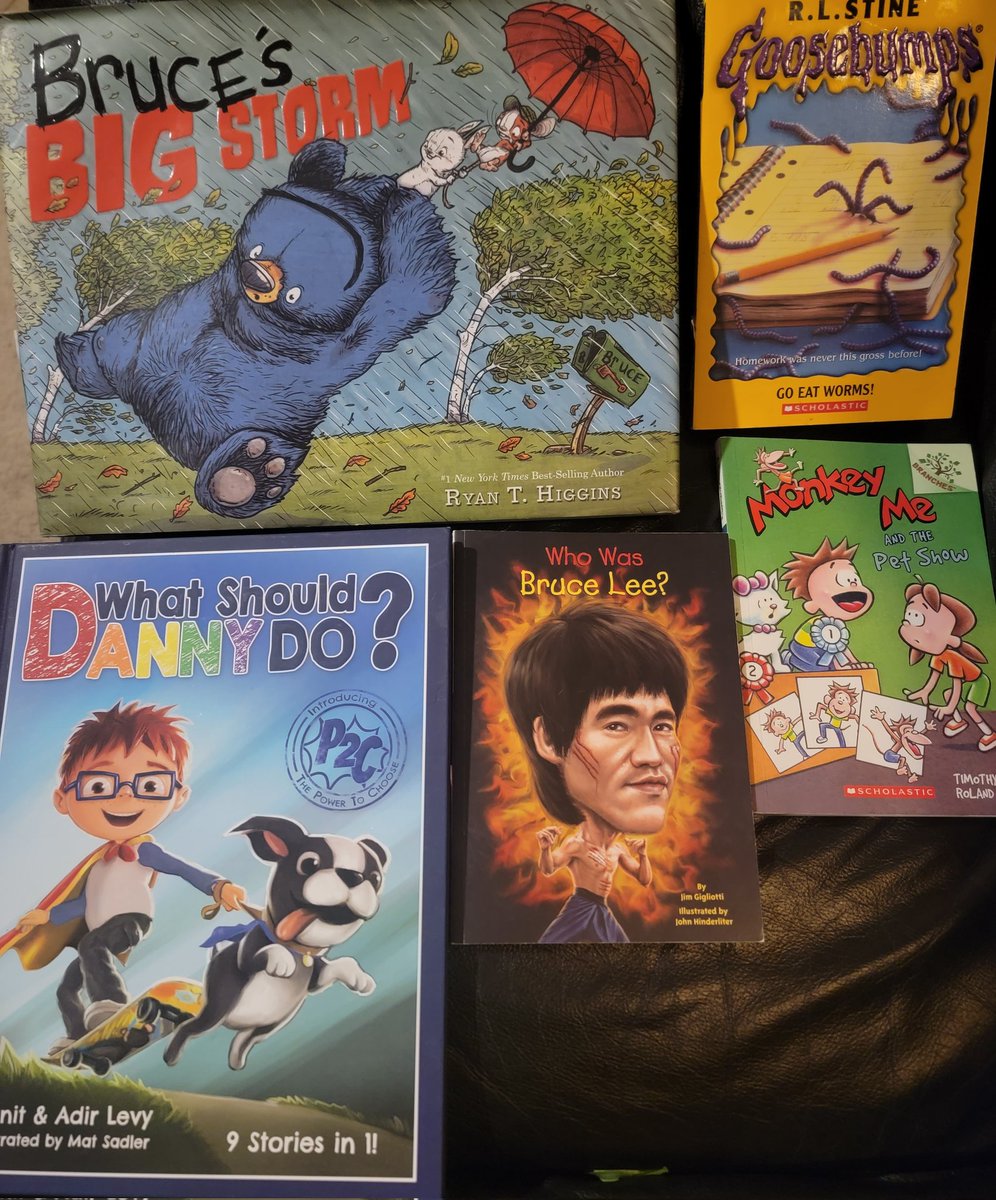 jcae2008's tweet image. A little book thrifting today.  Picked up 5 books for $5 ❤📚  These will find a new home in our classroom.
#kidsneedbooks