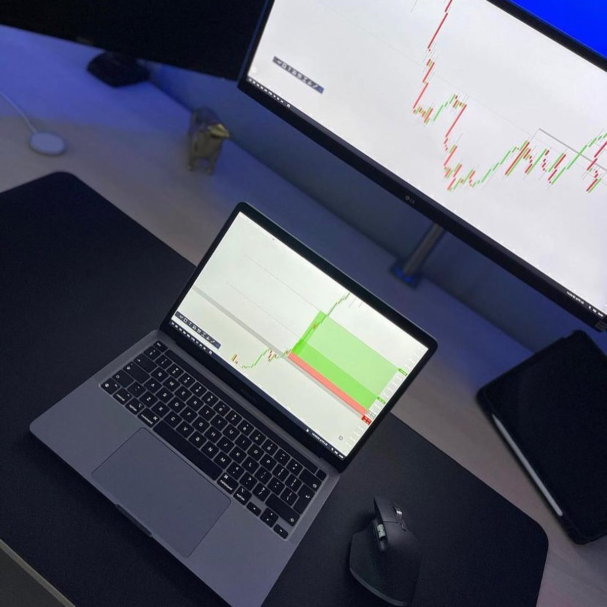 EmmaElvis7's tweet photo. You’ve just got to show up, listen, remain patient and take note of what I share…

Do that and you’ll make bank 💰

Talk is cheap yeah, except I have countless amount of students who are living proof 💎
.
.
#forex #forextrader #forextrading #forexsignals #forexlifestyle https://t.co/XBkWWJne0a