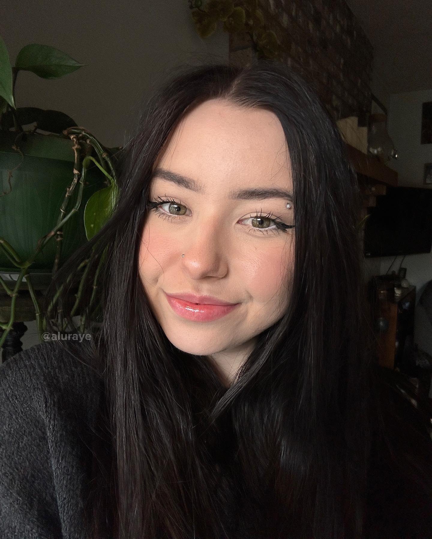 aluraye ♡ on X: ok my hair is definitely black brown & idm  t.coBHAto7IlAI  X